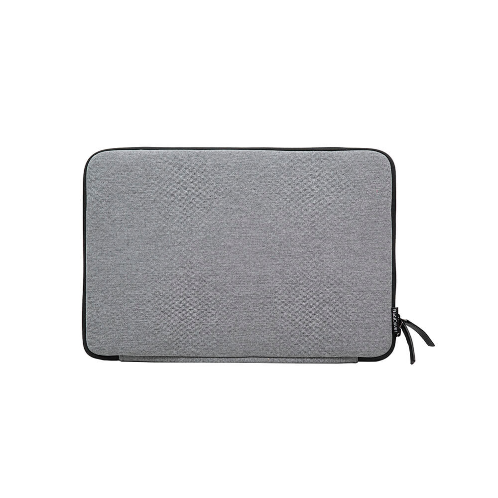 Radicover Computer Sleeve - Universal 15,6, grå med glidelås, vist på hvit bakgrunn.