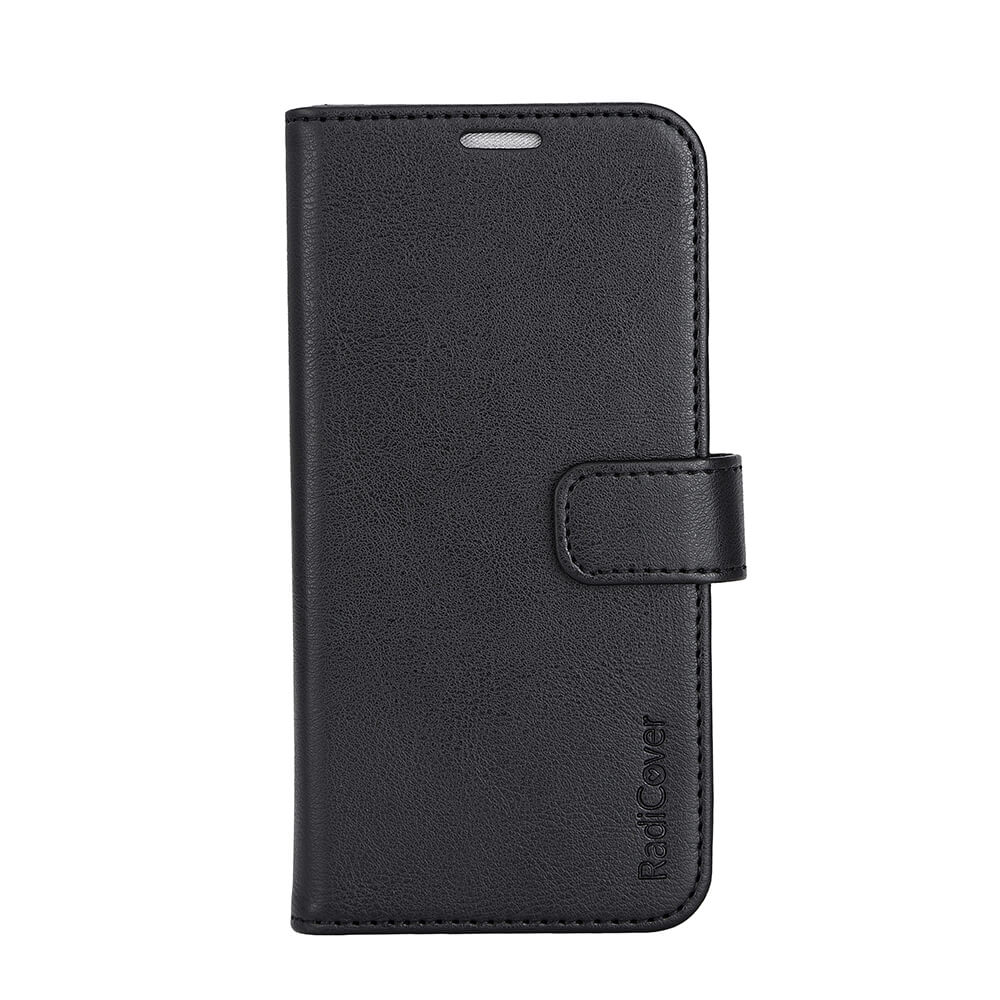 Radicover Fashion Wallet - iPhone 15: svart vegansk lærveske med RFID, vist lukket og oppreist på hvit bakgrunn.